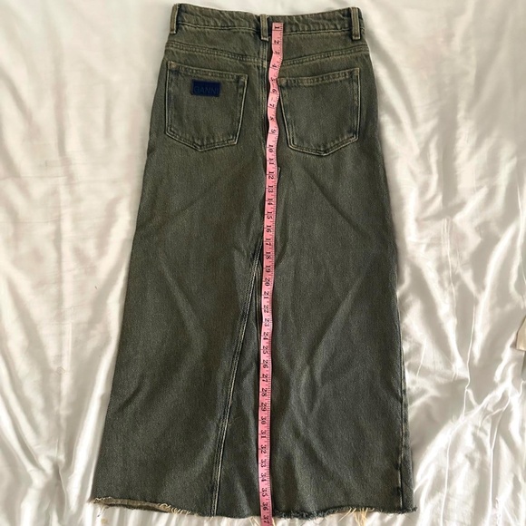 Ganni high-waisted denim skirt with raw hem and split size 34 - Picture 2 of 6
